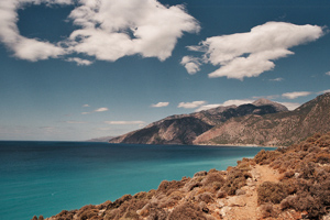 path from roumeli to loutro